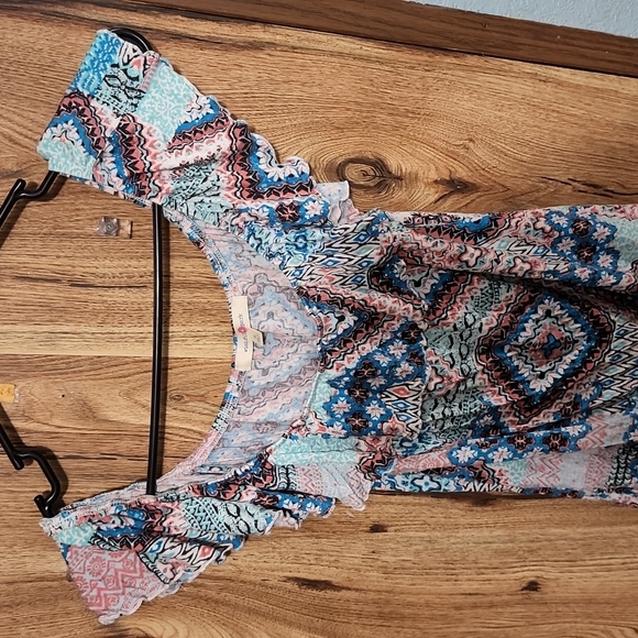 Top - Picture 1 of 2